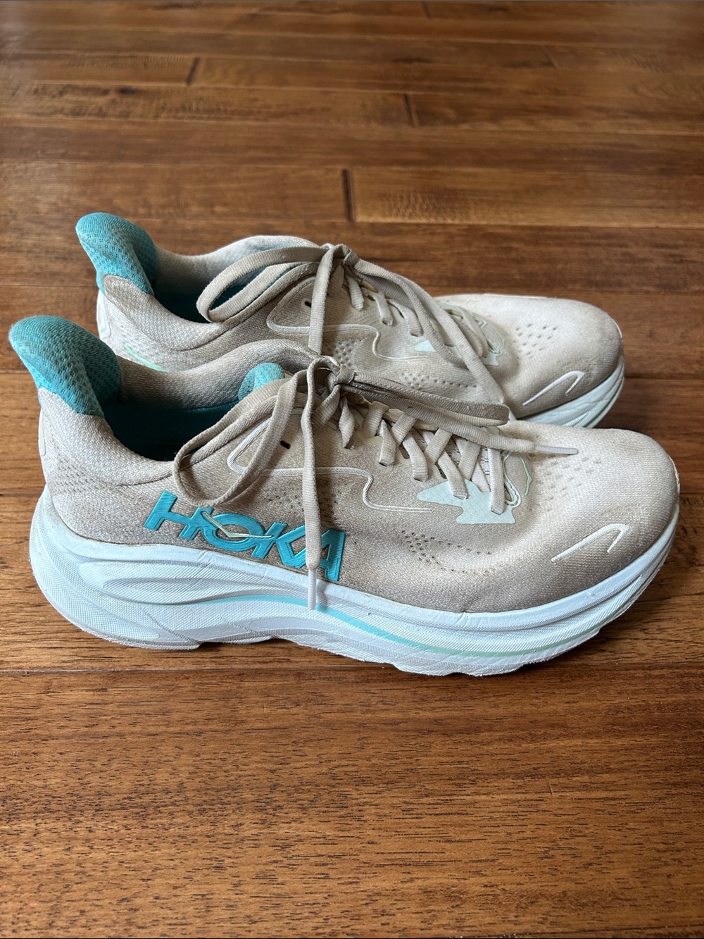 Hoka One One Clifton 10 Cushioned Running Shoes Womens Size 8.5